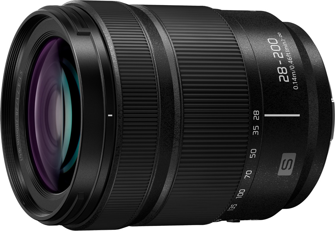Panasonic Lumix S 28-200mm f/4-7.1
