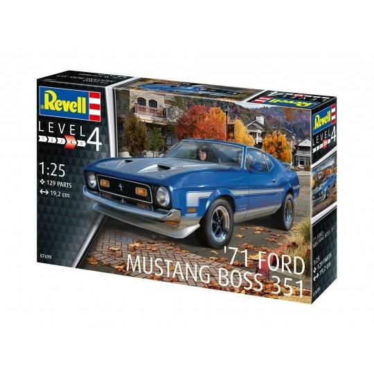 Revell Plastic model Car 71 Ford